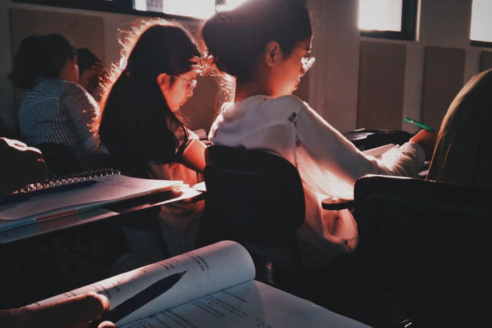 Cómo ser buen estudiante: sentarse delante en clase