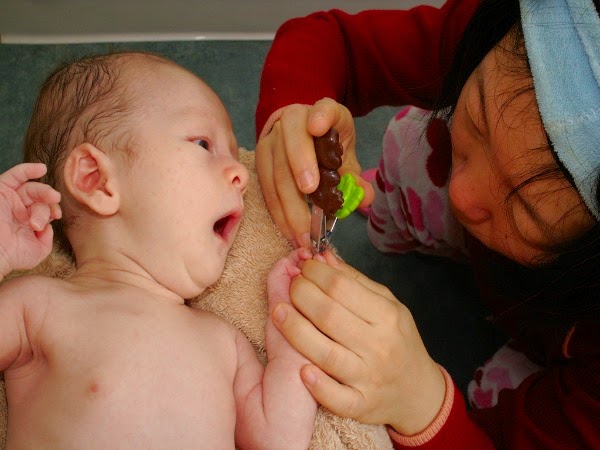 Consejos para cortarle las uñas a un bebé