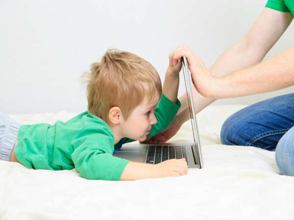 Aumentan los casos de adicción a las pantallas en niños